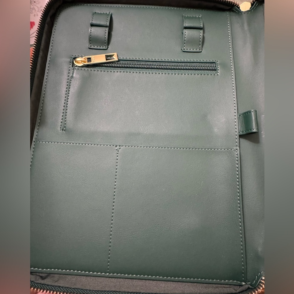 WOLF Signature IPad Tech Case - Picture 2 of 7